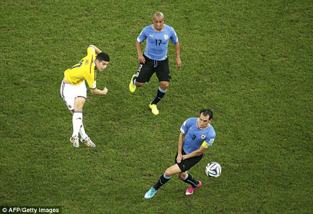 Pha vô lê của James Rodriguez được bình chọn đẹp nhất World Cup 2014.